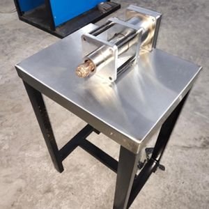 AEROSOL BOTTLE D CRIMPING MACHINE MANUAL